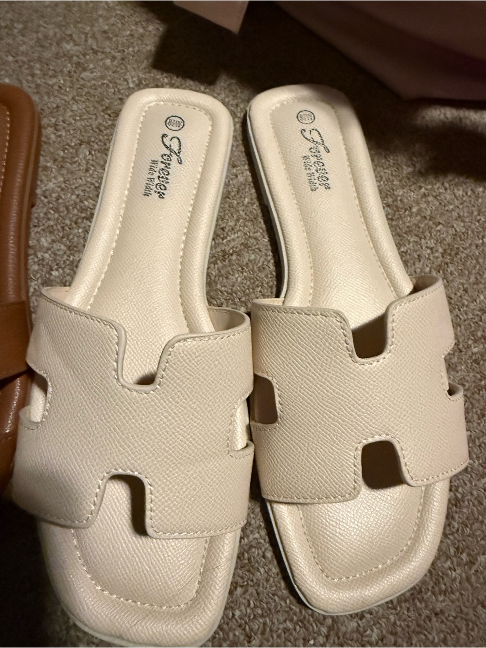 Cream Slide Sandals - Women's Slip-On 8.5